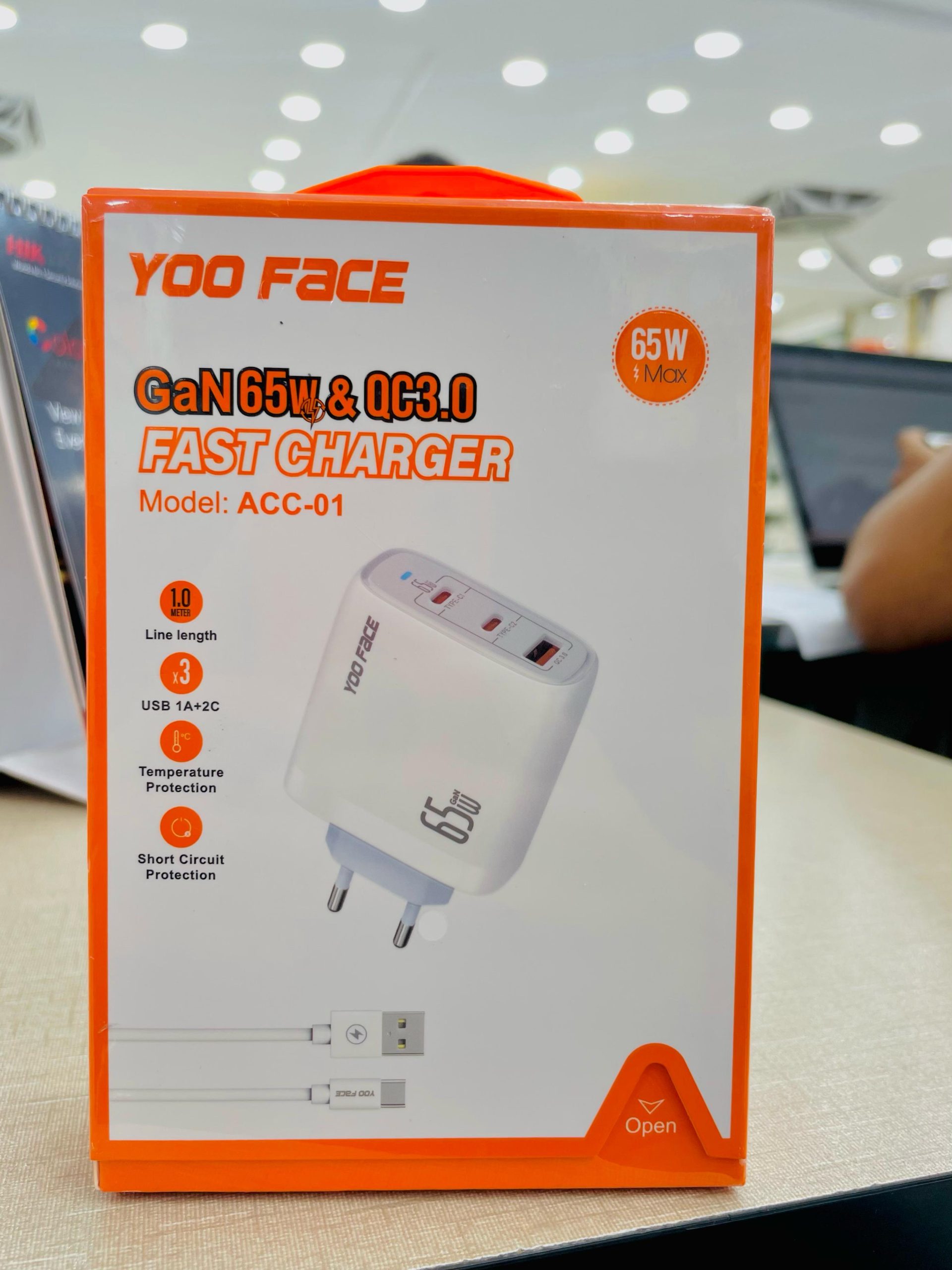 Yoo Face 65W 2C+U Fast Charger with Cable ACC-01